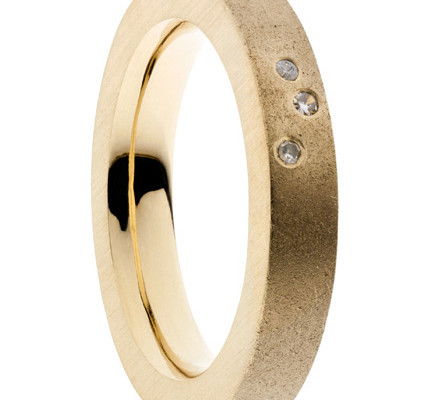 Hieta | Keltakulta 585, timantit | Sormus