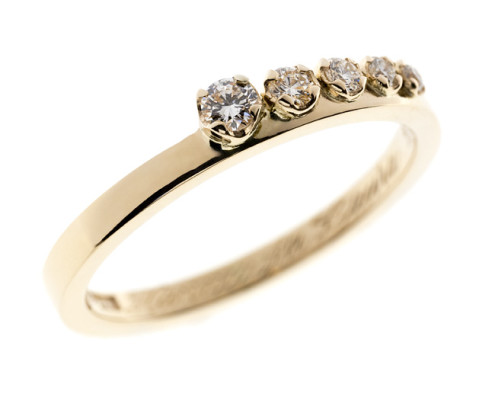 Crescent | Keltakulta 750, timantit | Vihkisormus